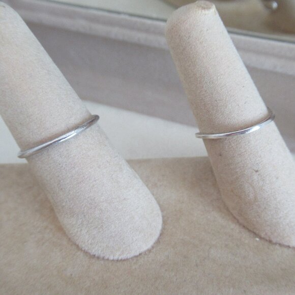 Lot of two 925 Sterling Silver Rings Stacklable Solid Rings, size 5.75, Marked - Picture 5 of 11